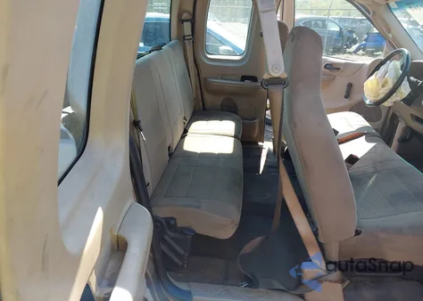 2002 Ford F-150 Xl/Xlt z USA, uszkodzony, nr VIN 1FTRX17262NB85421